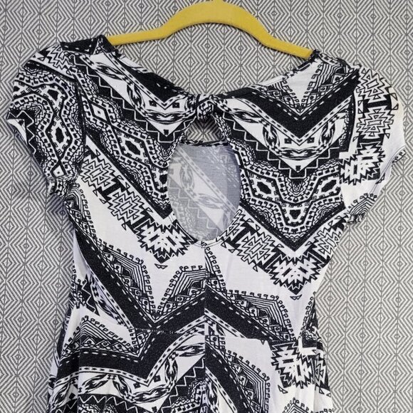 COPY - Gemstone Flowy Black And White Aztec Design Shirt Size Small - Picture 8 of 8